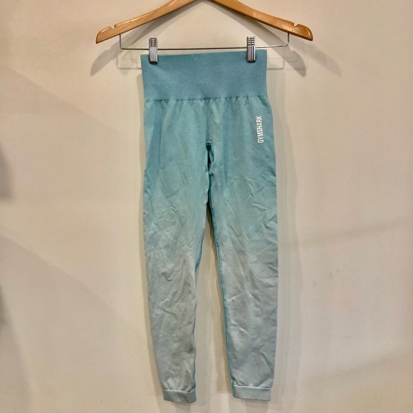 Gymshark Two Piece Athletic Outfit - Picture 3 of 7